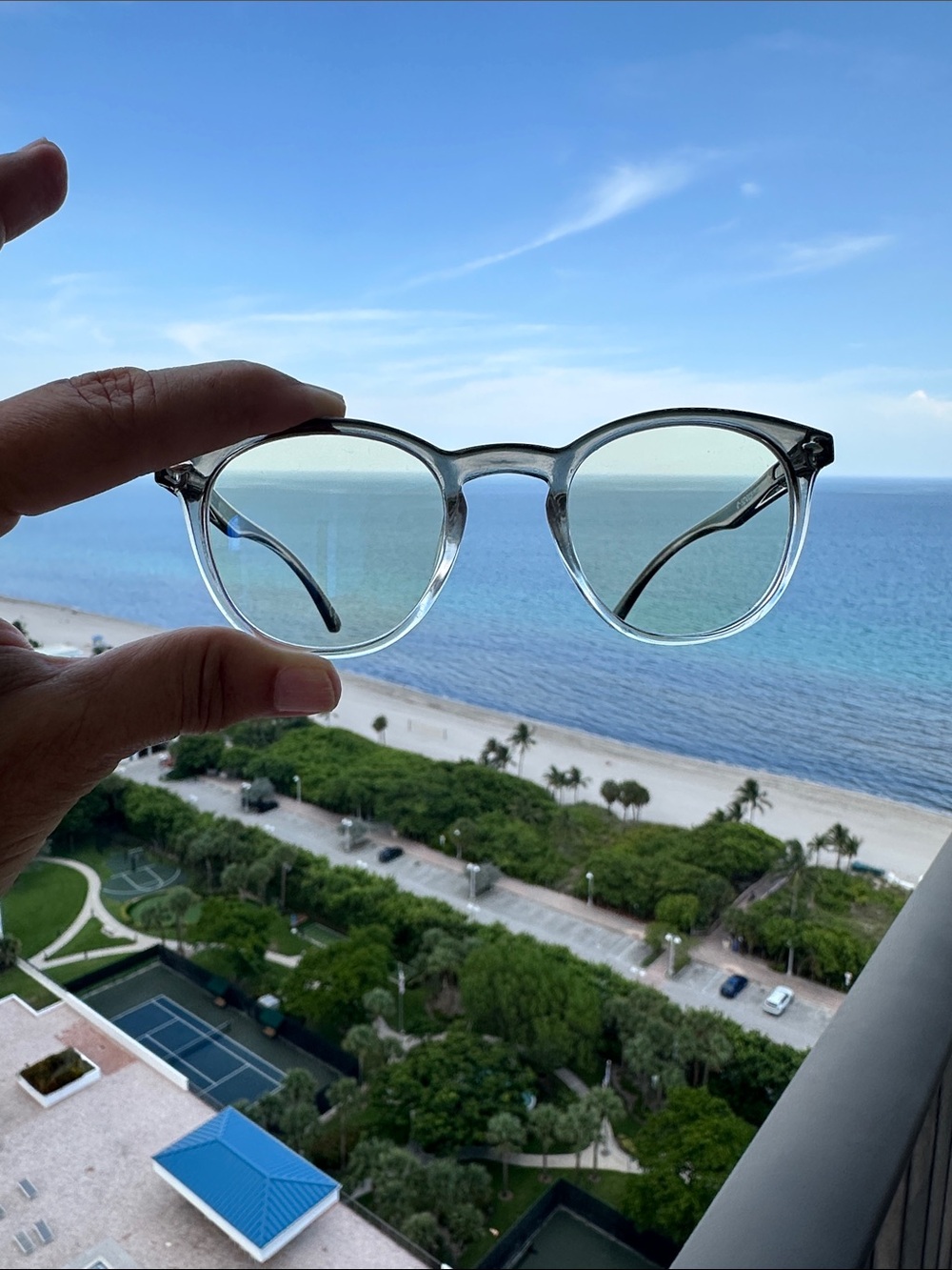 E-Specs clear gray gradient frame blue light filtering glasses.